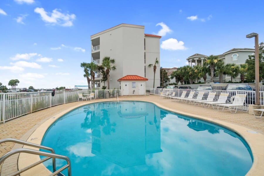 Crystal View Vacation Rentals ► Beach Condos in Destin #vacation rentals miramar beach