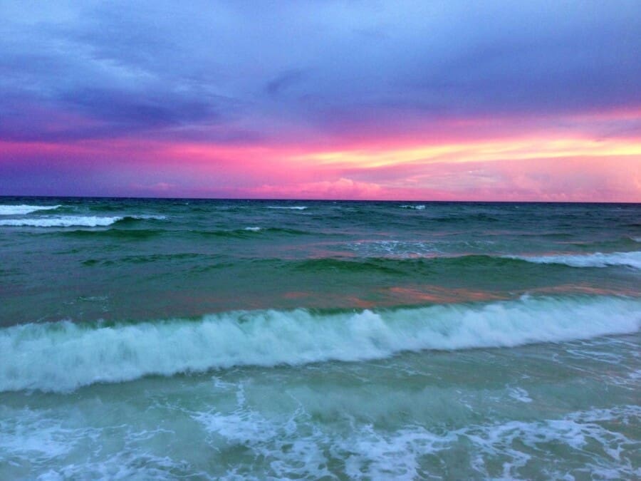 Beach Retreat Vacation Rentals ► Beach Condos in Destin #