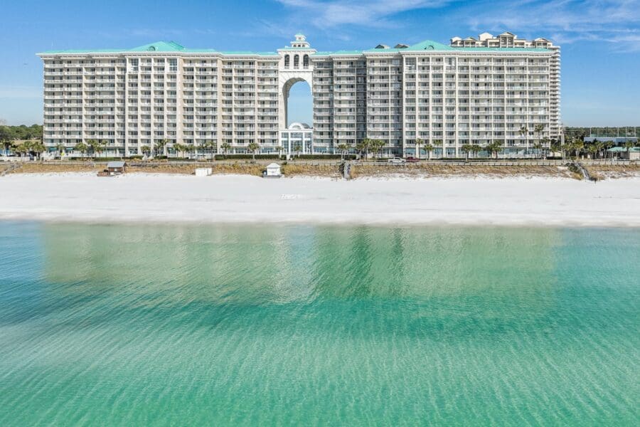 Beach Condos in Destin FL | Book Vacation Rentals Online #Majestic Sun Vacation rentals